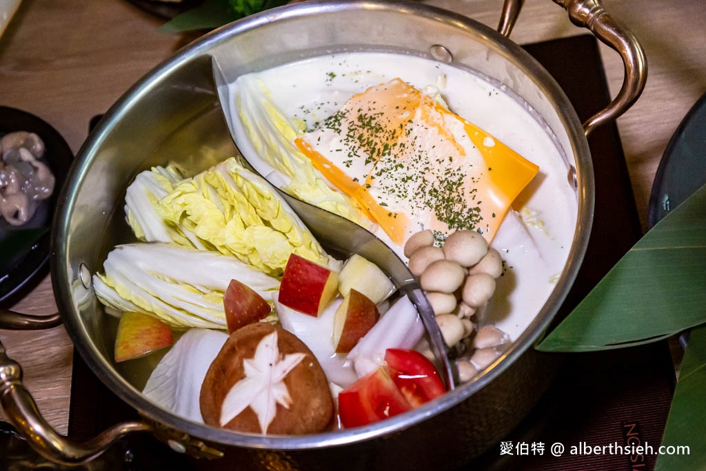 中壢大時鐘美食．超夯川麻辣鍋火鍋吃到飽（超彭湃自助吧搭配鮮甜的肉品海鮮讓你無限狂吃） @愛伯特