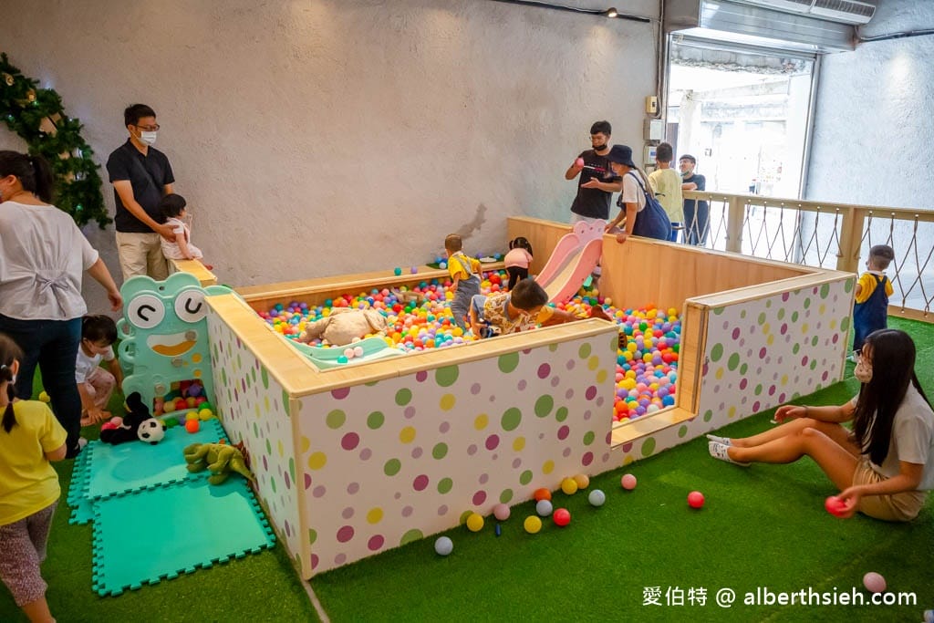嘉義親子景點｜中埔穀倉農創園區，全台唯一穀倉星巴克，免門票親子遊戲區