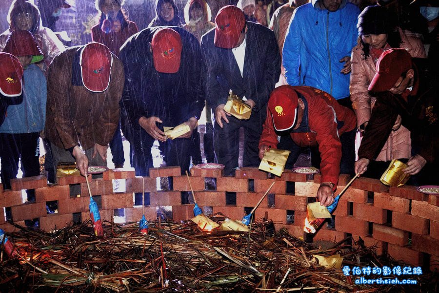 馬祖北竿.擺暝文化祭(神明也要過年,燒馬糧扛乩神轎遶境超熱鬧) - 第52張圖 馬祖北竿.擺暝文化祭(神明也要過年,燒馬糧扛乩神轎遶境超熱鬧)