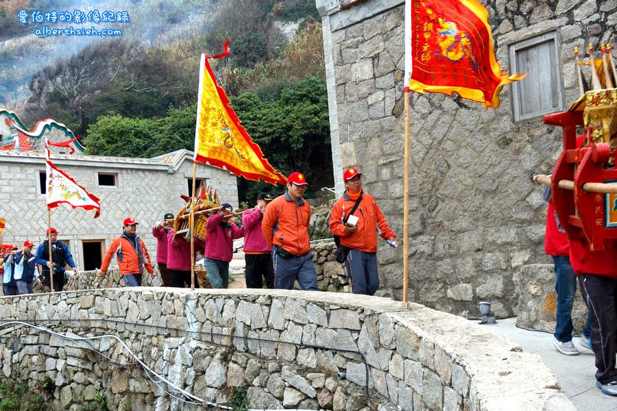 馬祖北竿.擺暝文化祭(神明也要過年,燒馬糧扛乩神轎遶境超熱鬧) - 第12張圖 馬祖北竿.擺暝文化祭(神明也要過年,燒馬糧扛乩神轎遶境超熱鬧)