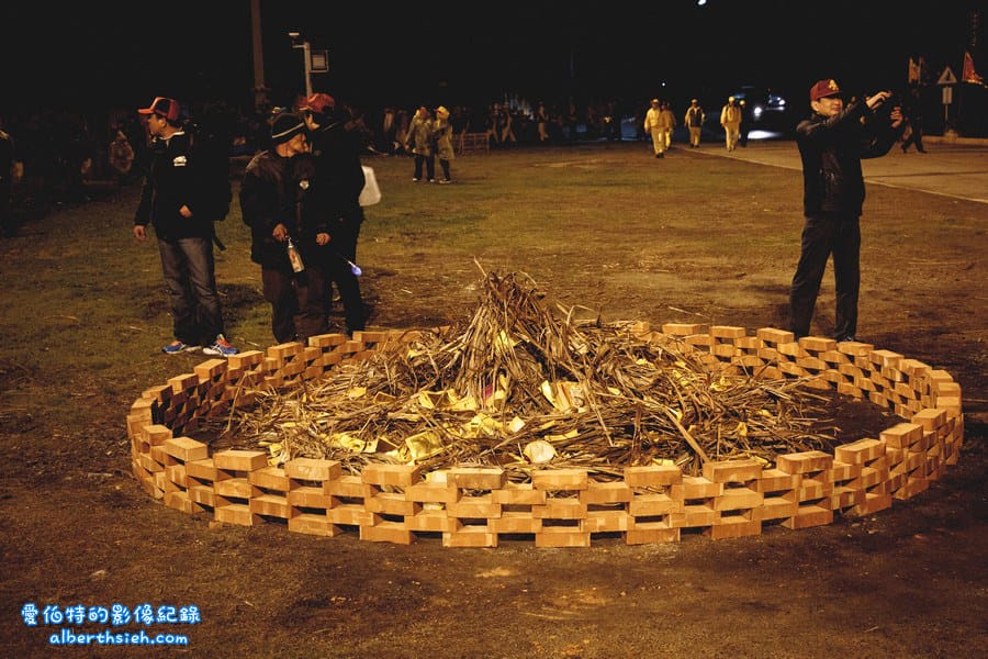 馬祖北竿.擺暝文化祭(神明也要過年,燒馬糧扛乩神轎遶境超熱鬧) - 第34張圖 馬祖北竿.擺暝文化祭(神明也要過年,燒馬糧扛乩神轎遶境超熱鬧)