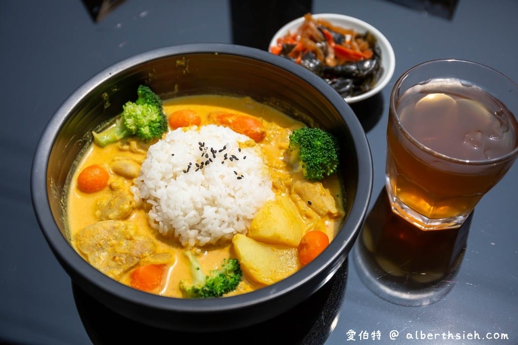 西湖渡假村映象水岸.苗栗三義美食(峇里島風湖畔景觀咖啡廳,還可以踩天鵝船) - 第22張圖 西湖渡假村映象水岸.苗栗三義美食(峇里島風湖畔景觀咖啡廳,還可以踩天鵝船)