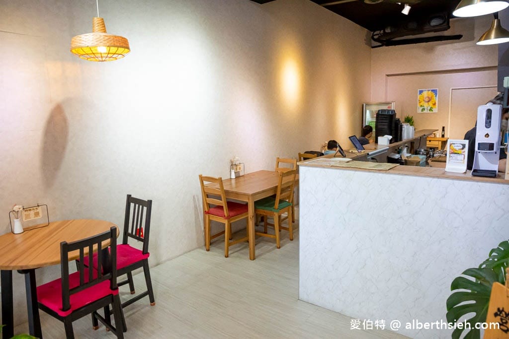 肉咖先生咖哩揚物.桃園平鎮美食(咖喱香濃美味,炸物唐揚雞豬排更是夠厚夠嫩夠有汁) - 第6張圖 肉咖先生咖哩揚物.桃園平鎮美食(咖喱香濃美味,炸物唐揚雞豬排更是夠厚夠嫩夠有汁)