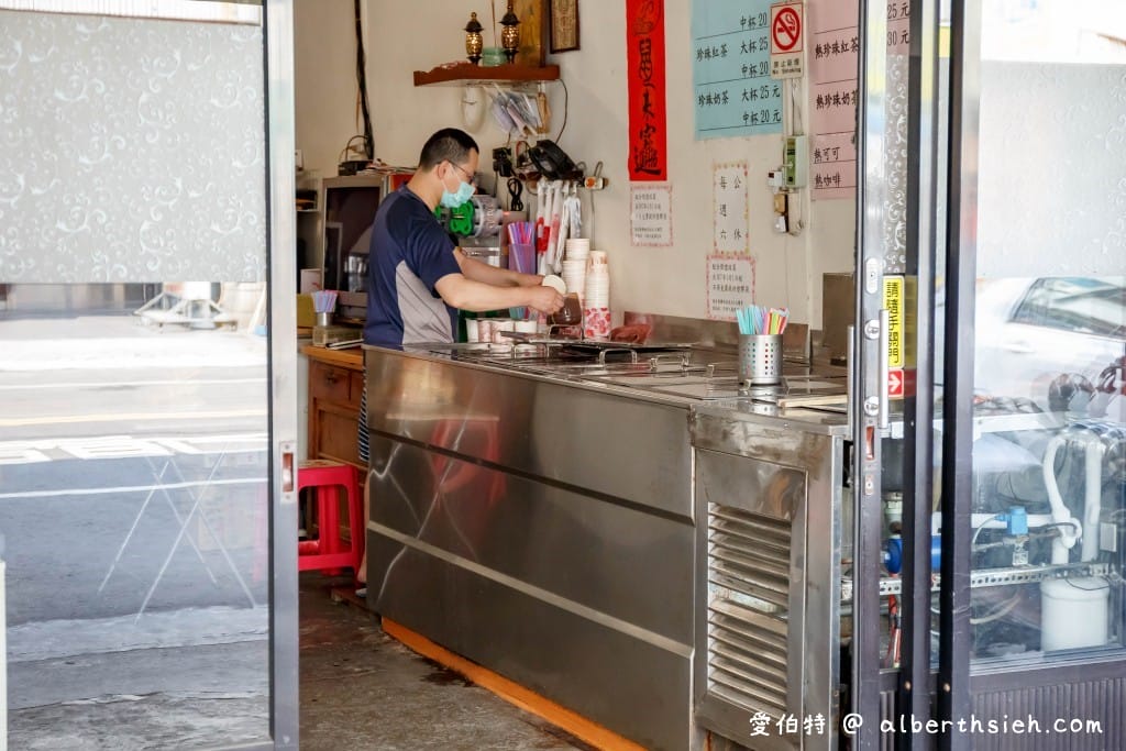 台中后里飲料．后里古早味紅茶（紅茶10元，珍奶20元，划算又好喝）