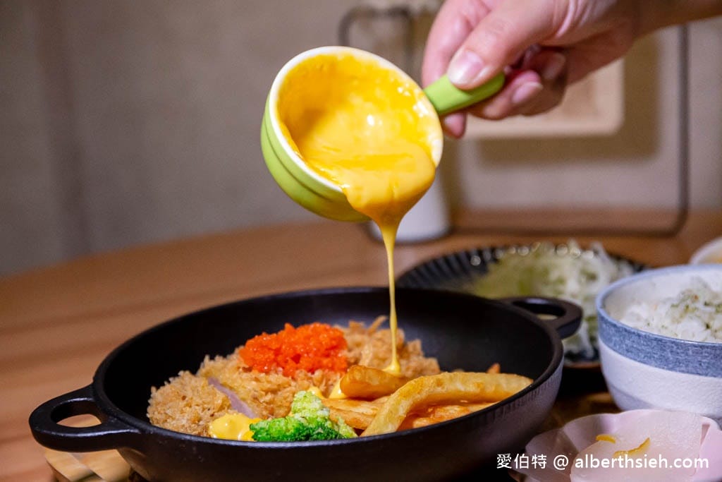 肉咖先生咖哩揚物.桃園平鎮美食(咖喱香濃美味,炸物唐揚雞豬排更是夠厚夠嫩夠有汁) - 第24張圖 肉咖先生咖哩揚物.桃園平鎮美食(咖喱香濃美味,炸物唐揚雞豬排更是夠厚夠嫩夠有汁)