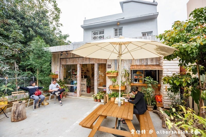 阿含thai．龍岡忠貞市場美食（文青風格的泰式料理，酸辣海鮮炒MAMA麵好好吃）