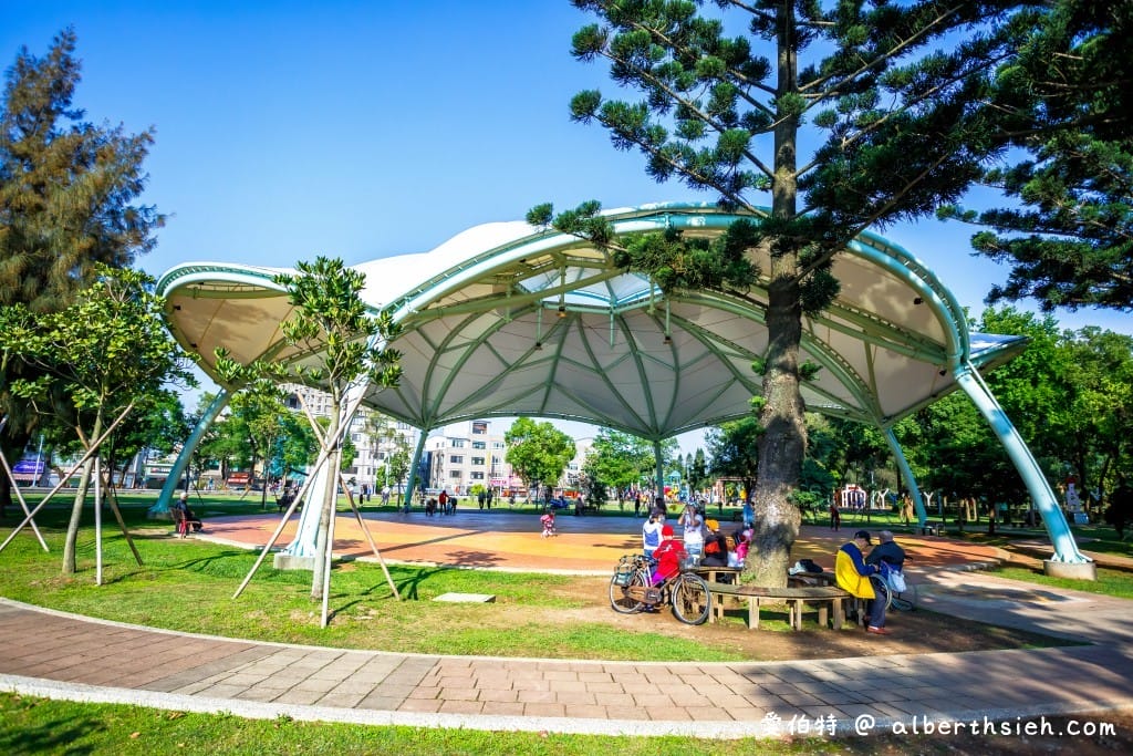 桃園中壢景點．龍岡森林公園（兒童遊樂區、大草原、樹木、乾淨的空氣，適合全家出遊的好去處）