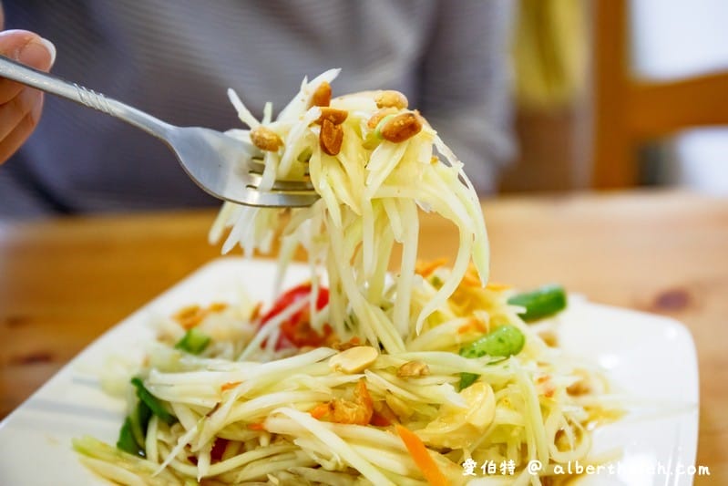 阿含thai．龍岡忠貞市場美食（文青風格的泰式料理，酸辣海鮮炒MAMA麵好好吃）