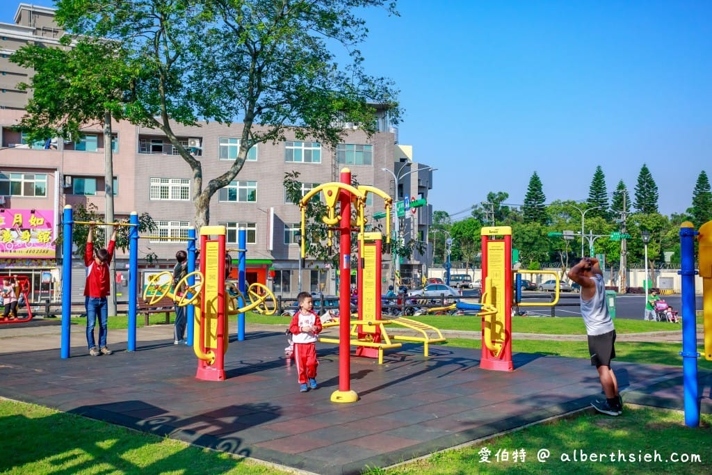 桃園中壢景點．龍岡森林公園（兒童遊樂區、大草原、樹木、乾淨的空氣，適合全家出遊的好去處）