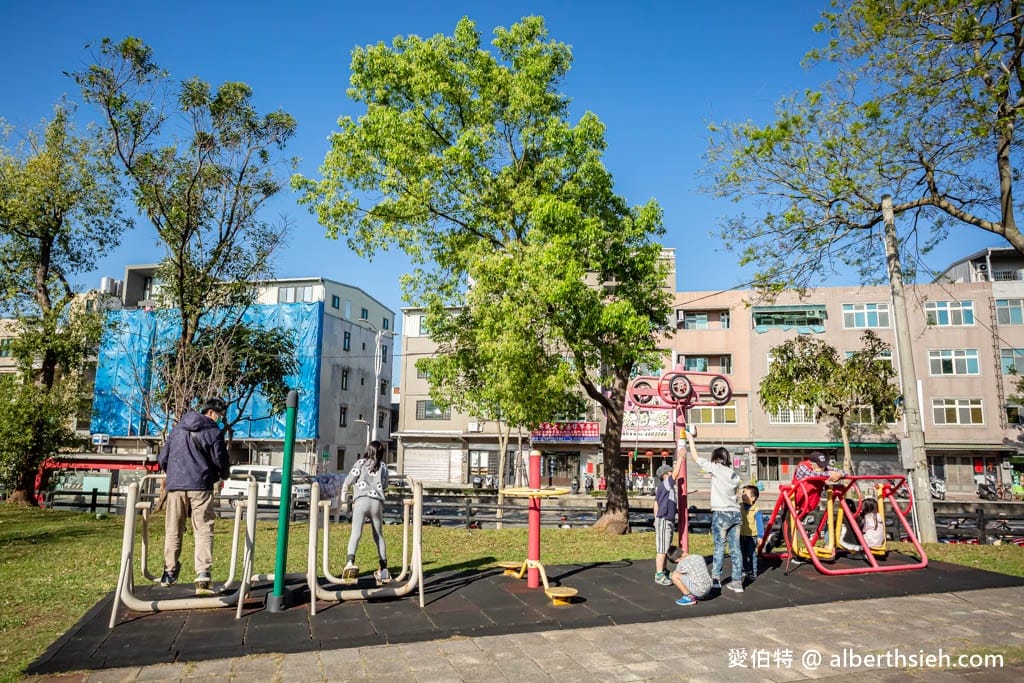 桃園中壢景點．龍岡森林公園（兒童遊樂區、大草原、樹木、乾淨的空氣，適合全家出遊的好去處）