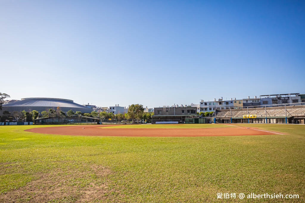 史努比棒球名人堂．桃園龍潭景點（免門票親子景點，免費史努比樂園結合棒球博物館） @愛伯特