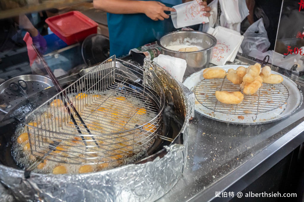 台南中西美食．林家白糖粿（國華街超人氣在地64年老店！熱熱吃最好吃） @愛伯特