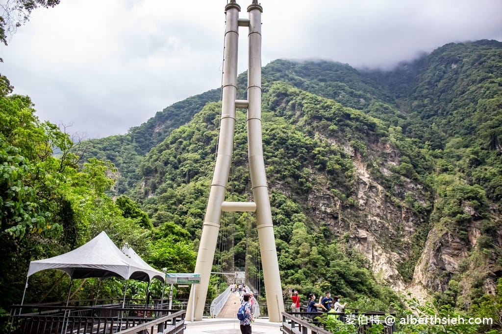 太魯閣布洛灣吊橋(山月吊橋).花蓮秀林景點(現場排隊免預約,跨越立霧溪,離溪谷落差最大,深跨比最高的峽谷吊橋) - 第12張圖 太魯閣布洛灣吊橋(山月吊橋).花蓮秀林景點(現場排隊免預約,跨越立霧溪,離溪谷落差最大,深跨比最高的峽谷吊橋)
