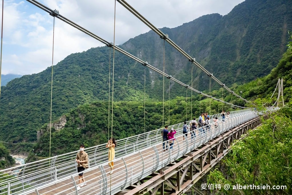 太魯閣布洛灣吊橋(山月吊橋).花蓮秀林景點(現場排隊免預約,跨越立霧溪,離溪谷落差最大,深跨比最高的峽谷吊橋) - 第23張圖 太魯閣布洛灣吊橋(山月吊橋).花蓮秀林景點(現場排隊免預約,跨越立霧溪,離溪谷落差最大,深跨比最高的峽谷吊橋)