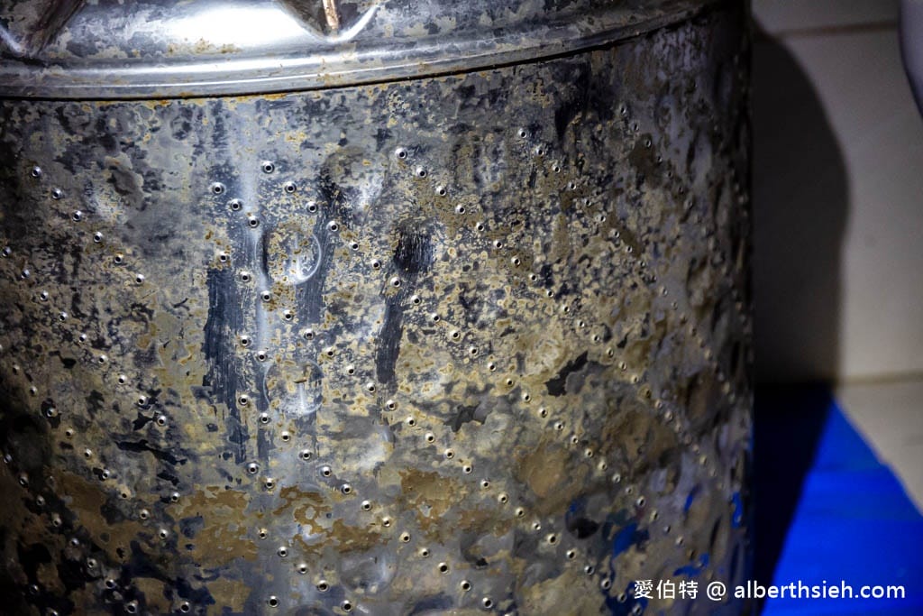 洗衣機真的有那麼髒？只靠洗衣機清洗劑絕對不夠！開箱五年沒洗的洗衣機 FT.小川職人洗衣機清洗