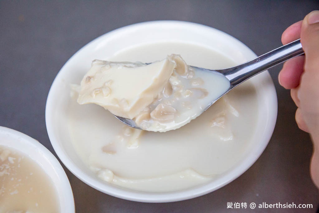 阿娥豆漿豆花．嘉義文化路夜市美食（超人氣豆漿豆花，配油條超讚） @愛伯特