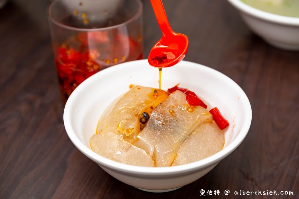 鶯桃肉圓｜桃園美食小吃，圓糯米的油飯必點超Q彈好吃