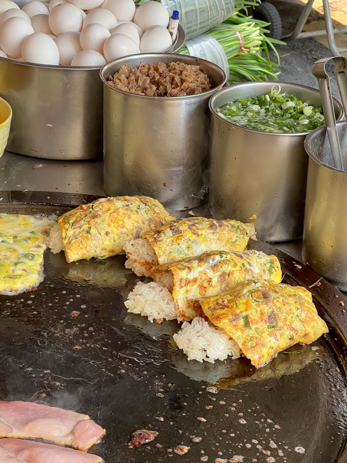 桃園龜山后街美食．龜山無名蛋包飯（多層次口感好吃美味的早餐）
