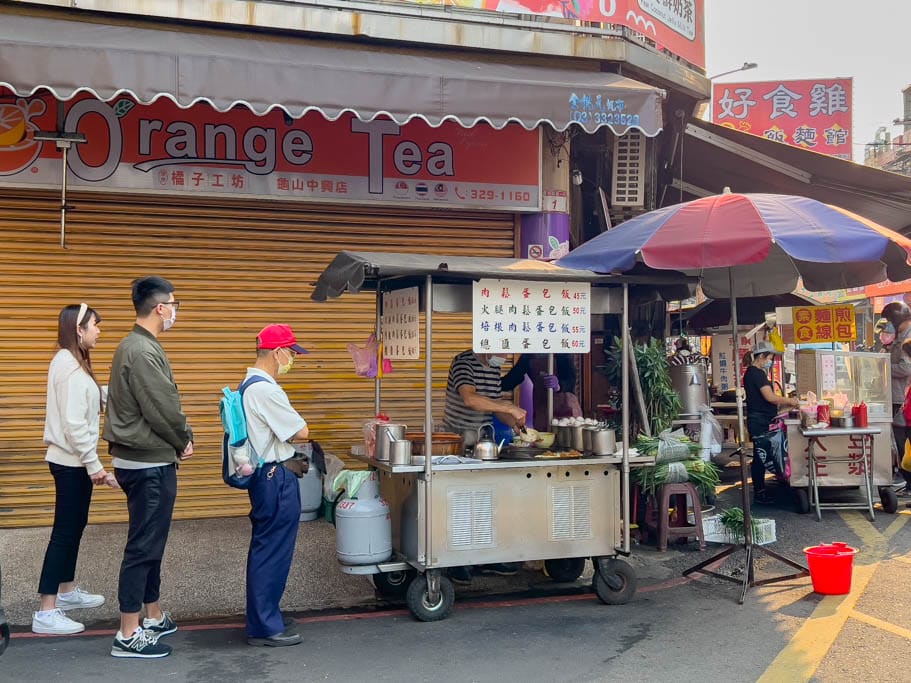 桃園龜山后街美食．龜山無名蛋包飯（多層次口感好吃美味的早餐）