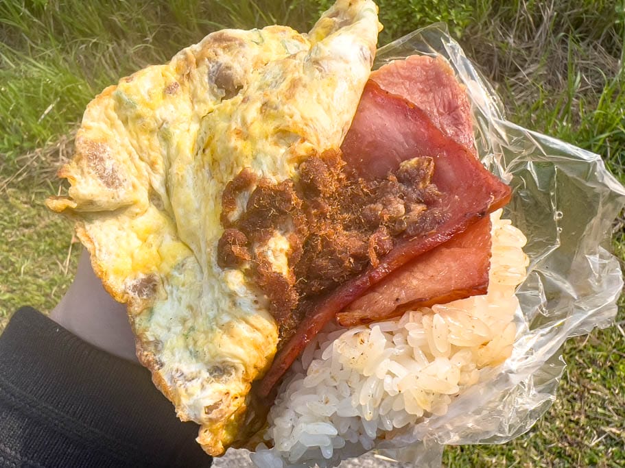 桃園龜山后街美食．龜山無名蛋包飯（多層次口感好吃美味的早餐）