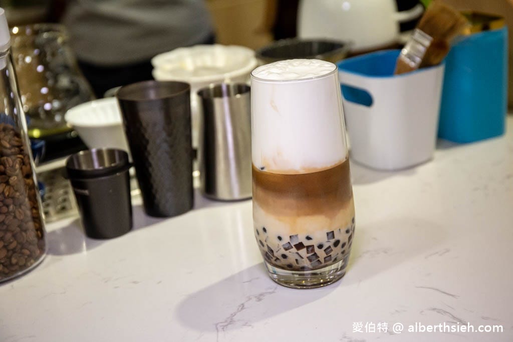 百樂咖啡．桃園蘆竹南崁咖啡廳推薦（手沖咖啡好喝，不限時免費使用插座與WIFI）