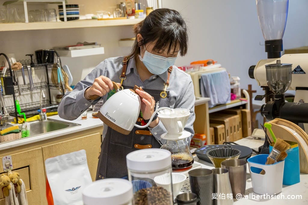 百樂咖啡．桃園蘆竹南崁咖啡廳推薦（手沖咖啡好喝，不限時免費使用插座與WIFI）