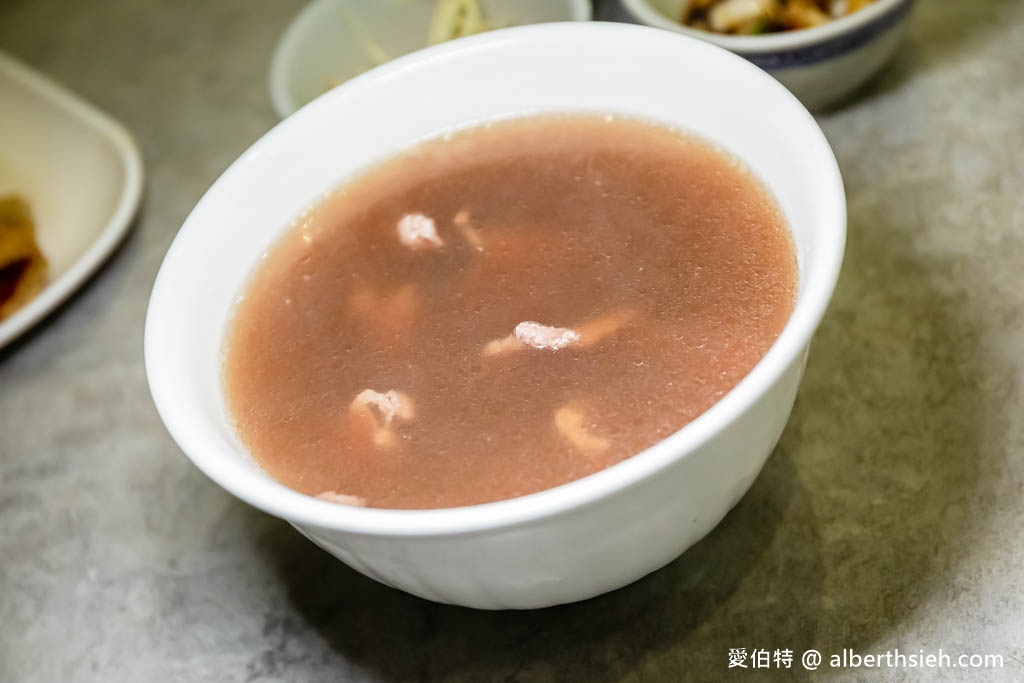 台南文章牛肉湯安平總店（網評破萬，在地熱搜超人氣大排長龍的牛肉湯） @愛伯特