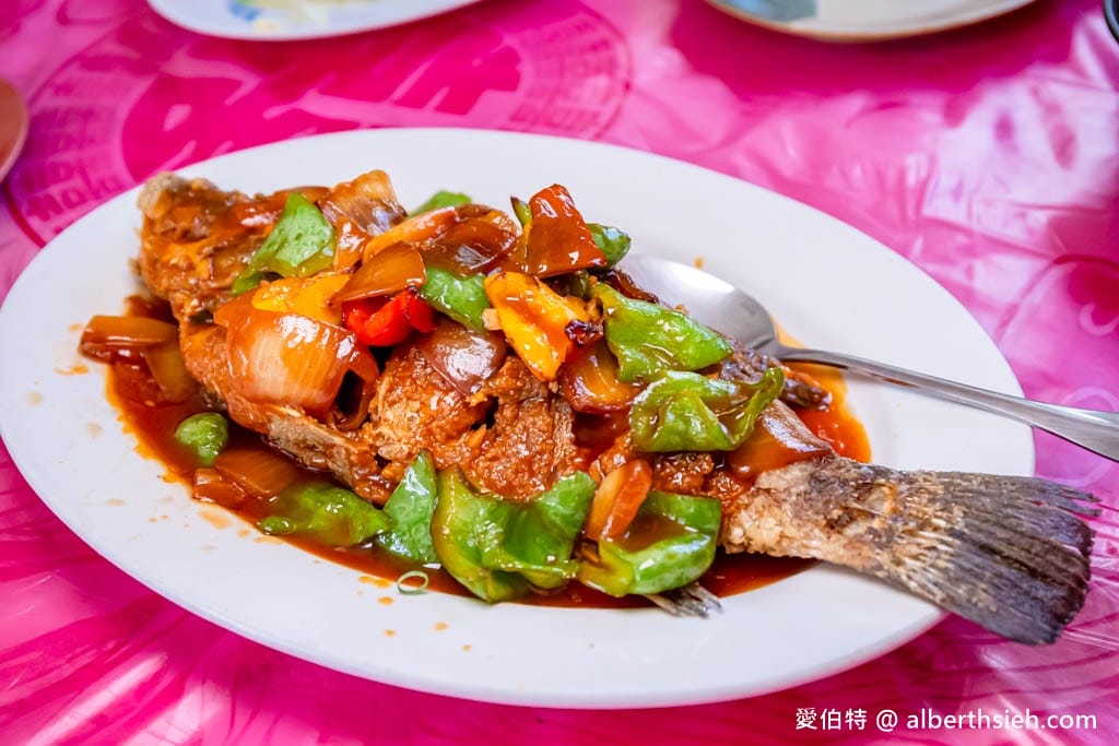 江師傅夢谷鋼桶烤雞店．南投仁愛美食（烤雞超級酥脆香氣很夠，糖醋魚無土味超好吃）