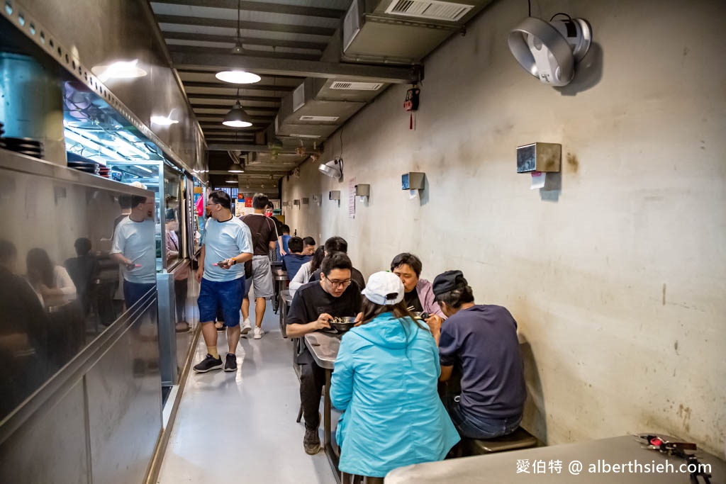 德州鮮切牛排美式餐廳．桃園青埔新光影城美食（手工麵包和花生免費無限續隨你吃） @愛伯特