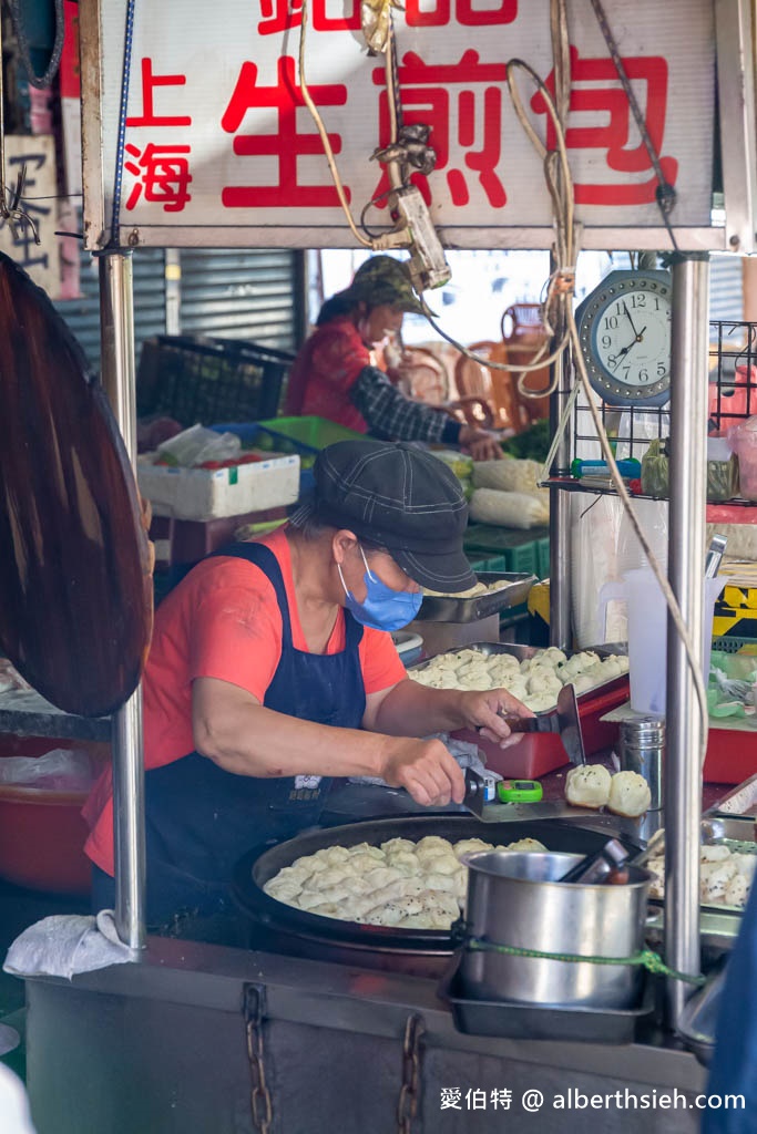 銘記上海生煎包．桃園中壢美食（龍岡忠貞市場推薦早餐，一顆只要11元，推薦韭菜口味） @愛伯特