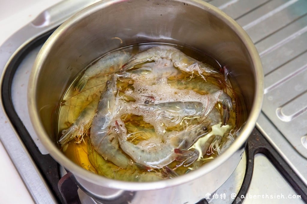 冰鎮啤酒蝦．食譜（啤酒配上鮮甜彈牙的蝦肉超美味）