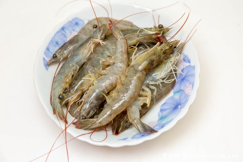 冰鎮啤酒蝦．食譜（啤酒配上鮮甜彈牙的蝦肉超美味）