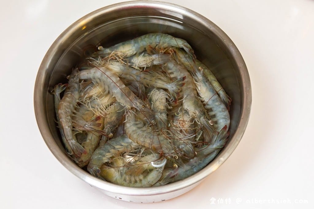 冰鎮啤酒蝦．食譜（啤酒配上鮮甜彈牙的蝦肉超美味）