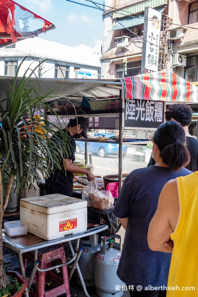 龜山陸光飯糰早餐-中興店（份量大，米飯Q彈的大排長龍古早味飯糰） @愛伯特