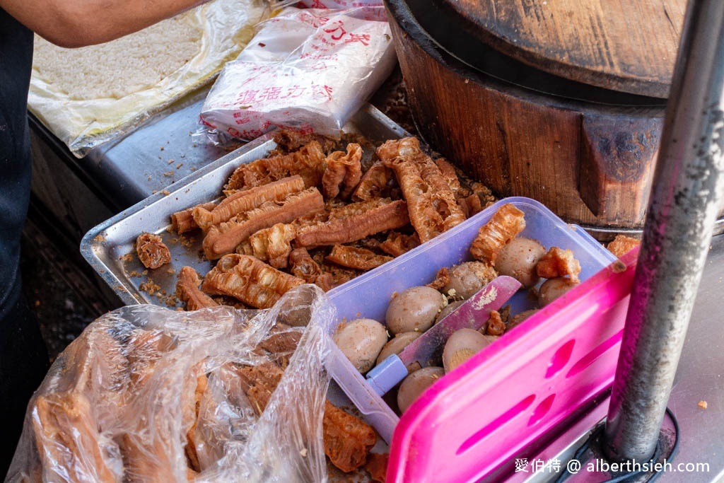 龜山陸光飯糰早餐-中興店（份量大，米飯Q彈的大排長龍古早味飯糰） @愛伯特