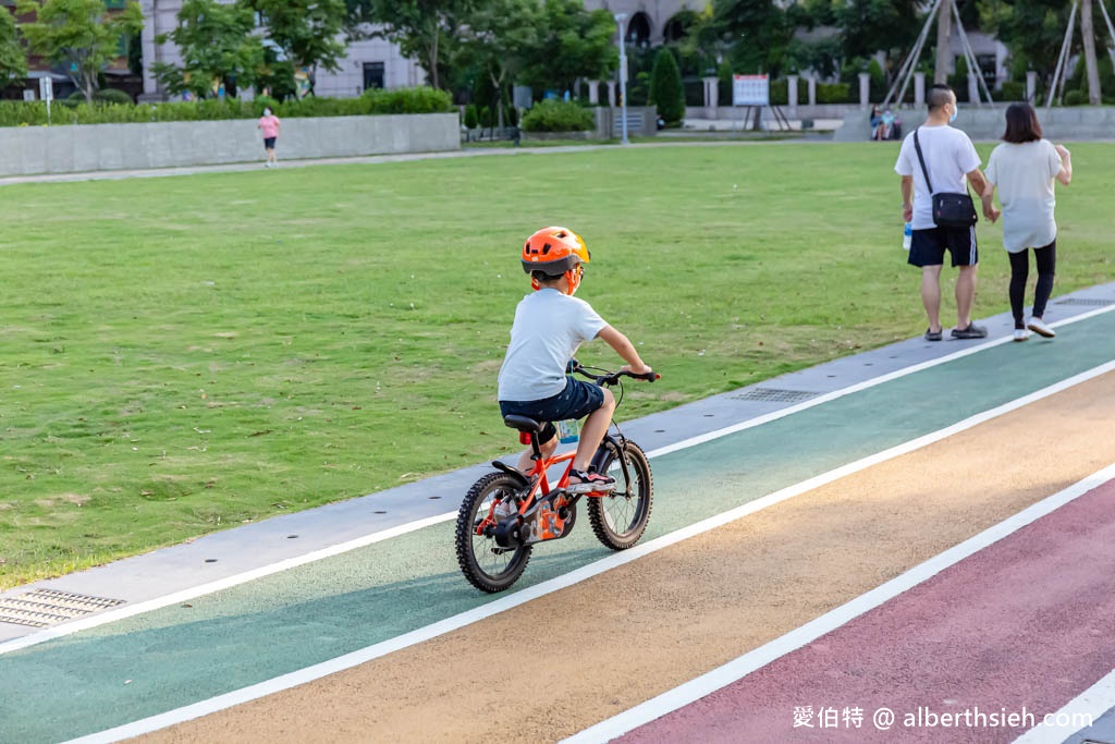 內壢文化公園．桃園親子景點（首座兒童體驗駕駛訓練公園，彩虹跑道，共融式遊戲場） @愛伯特