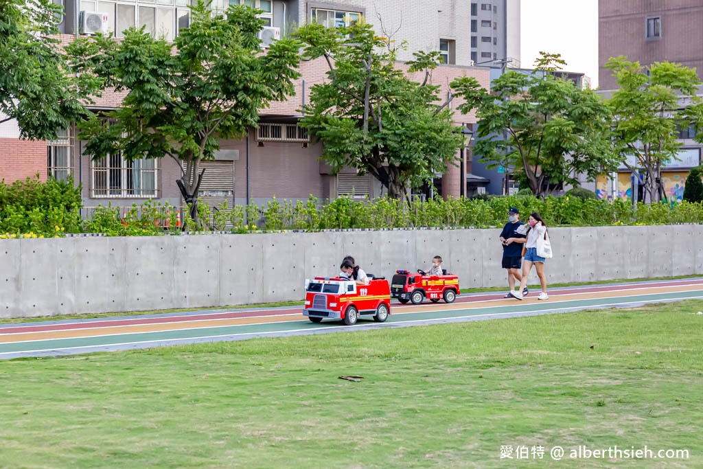 內壢文化公園．桃園親子景點（首座兒童體驗駕駛訓練公園，彩虹跑道，共融式遊戲場） @愛伯特