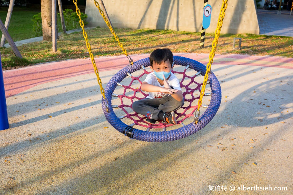 內壢文化公園．桃園親子景點（首座兒童體驗駕駛訓練公園，彩虹跑道，共融式遊戲場） @愛伯特