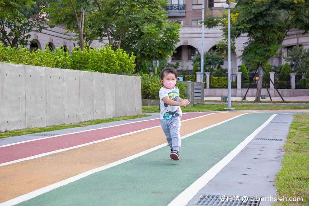 內壢文化公園．桃園親子景點（首座兒童體驗駕駛訓練公園，彩虹跑道，共融式遊戲場）