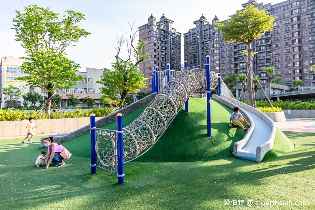 內壢文化公園．桃園親子景點（首座兒童體驗駕駛訓練公園，彩虹跑道，共融式遊戲場）