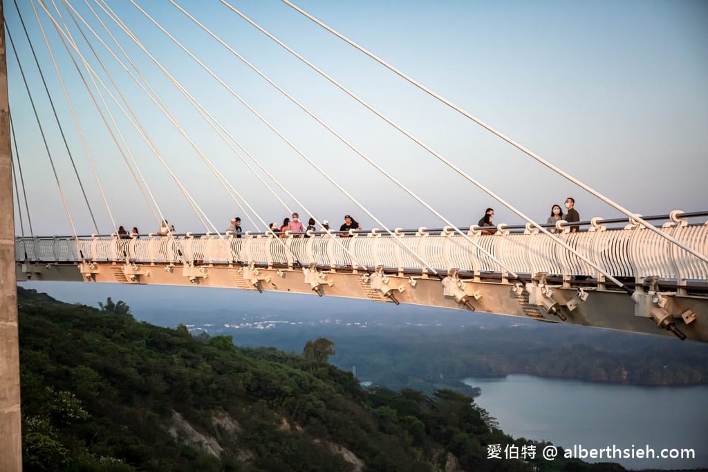 高雄景點．崗山之眼（登高40公尺天空步道上帝視角俯瞰週邊群山美景，入園門票費用/接駁車資訊）