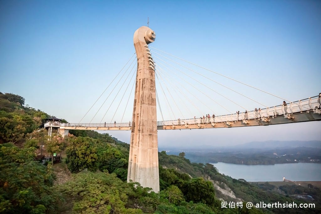 高雄景點．崗山之眼（登高40公尺天空步道上帝視角俯瞰週邊群山美景，入園門票費用/接駁車資訊）