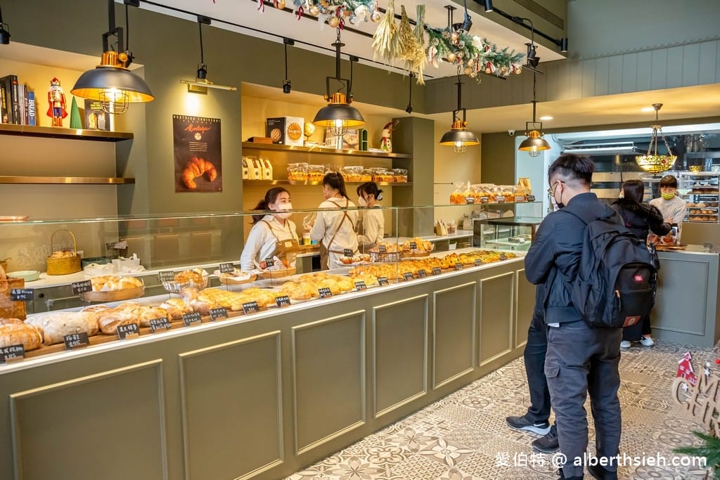 新北林口美食麵包．瑞莎塔烘焙坊（天然酵母製作，帶有香氣以及柔韌的口感）