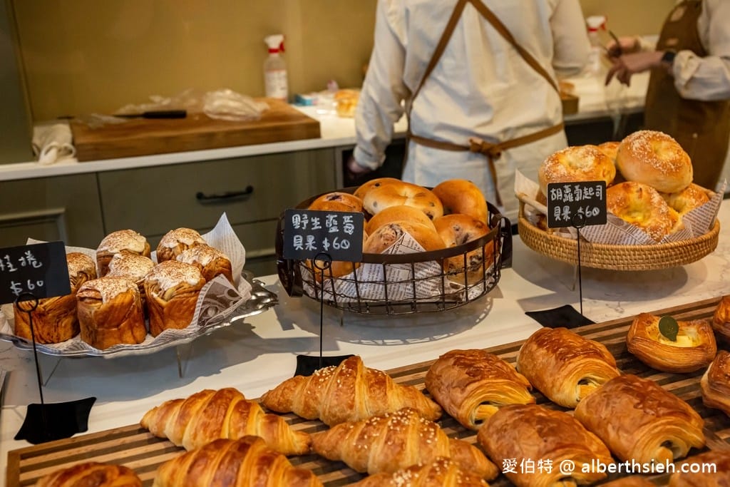 新北林口美食麵包．瑞莎塔烘焙坊（天然酵母製作，帶有香氣以及柔韌的口感）