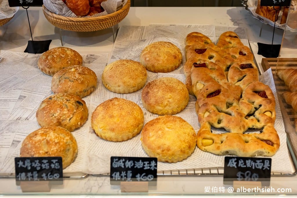 新北林口美食麵包．瑞莎塔烘焙坊（天然酵母製作，帶有香氣以及柔韌的口感）