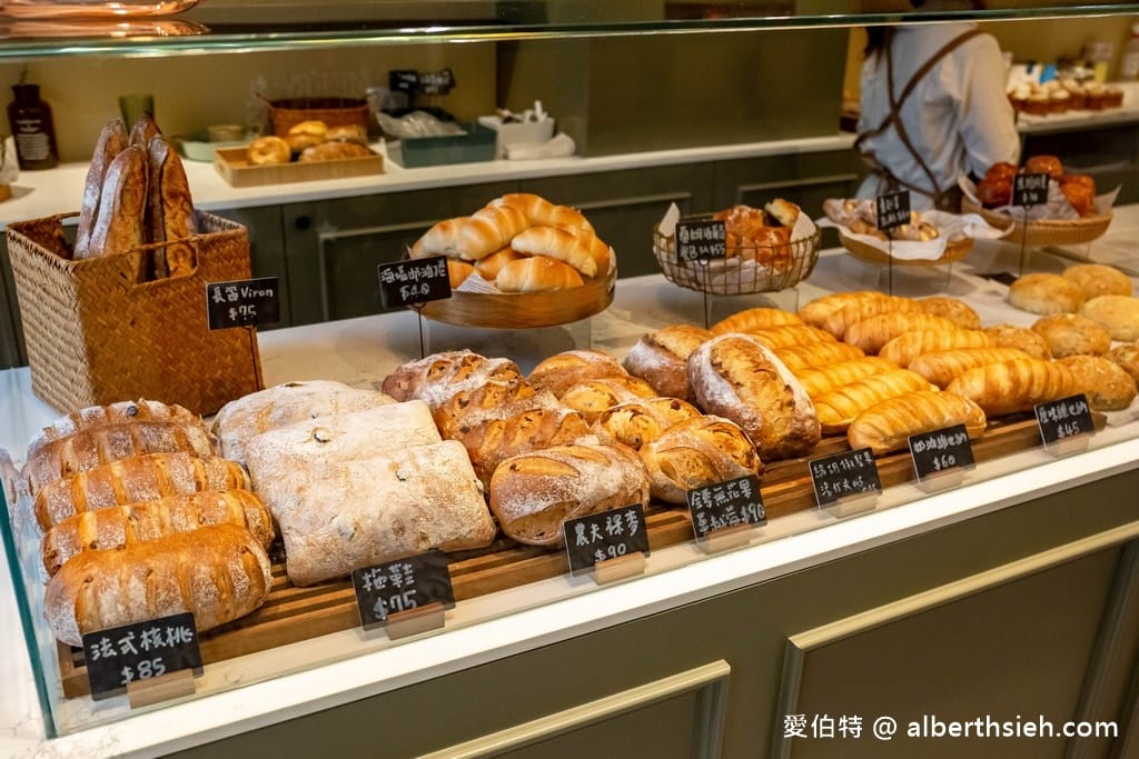 新北林口美食麵包．瑞莎塔烘焙坊（天然酵母製作，帶有香氣以及柔韌的口感）