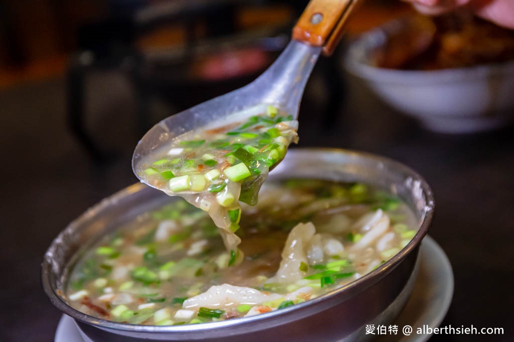 首烏客家御膳館．桃園中壢美食（何首烏雞湯濃郁回甘，麻油鮮蚵蛋、手工麵疙瘩、花生燉豬腳都是必點） @愛伯特