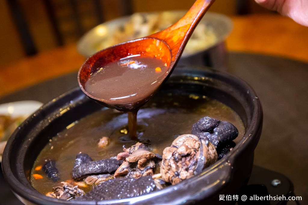 首烏客家御膳館．桃園中壢美食（何首烏雞湯濃郁回甘，麻油鮮蚵蛋、手工麵疙瘩、花生燉豬腳都是必點） @愛伯特