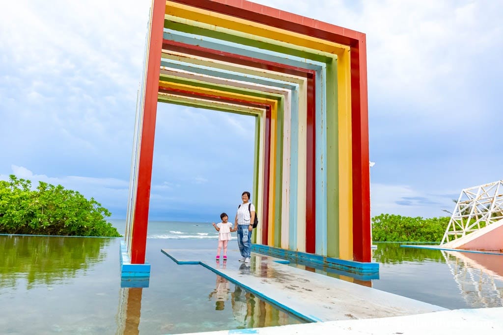 旗津海岸公園.高雄旗津景點(旗津貝殼館、彩虹教堂、旗津海珍珠、雙螺台免費景點超好拍) - 第21張圖 旗津海岸公園.高雄旗津景點(旗津貝殼館、彩虹教堂、旗津海珍珠、雙螺台免費景點超好拍)