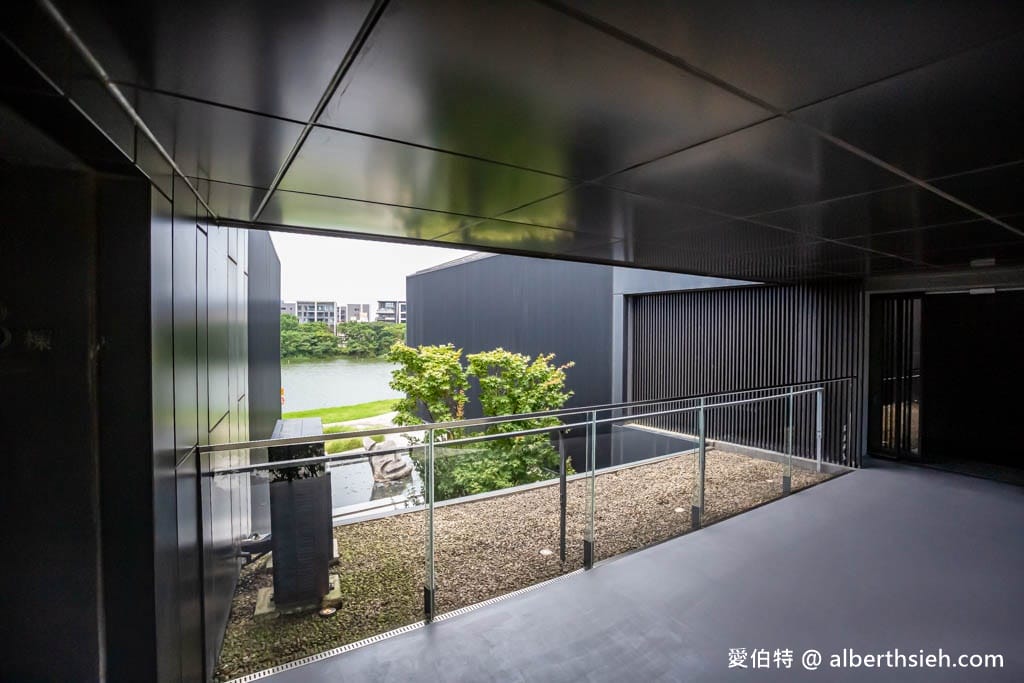 橫山書法藝術館｜桃園青埔景點，門票費用，清水模硯台外觀